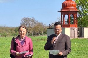 tolmácsolás Praveen Kumarnak, Indiai Nagykövetség