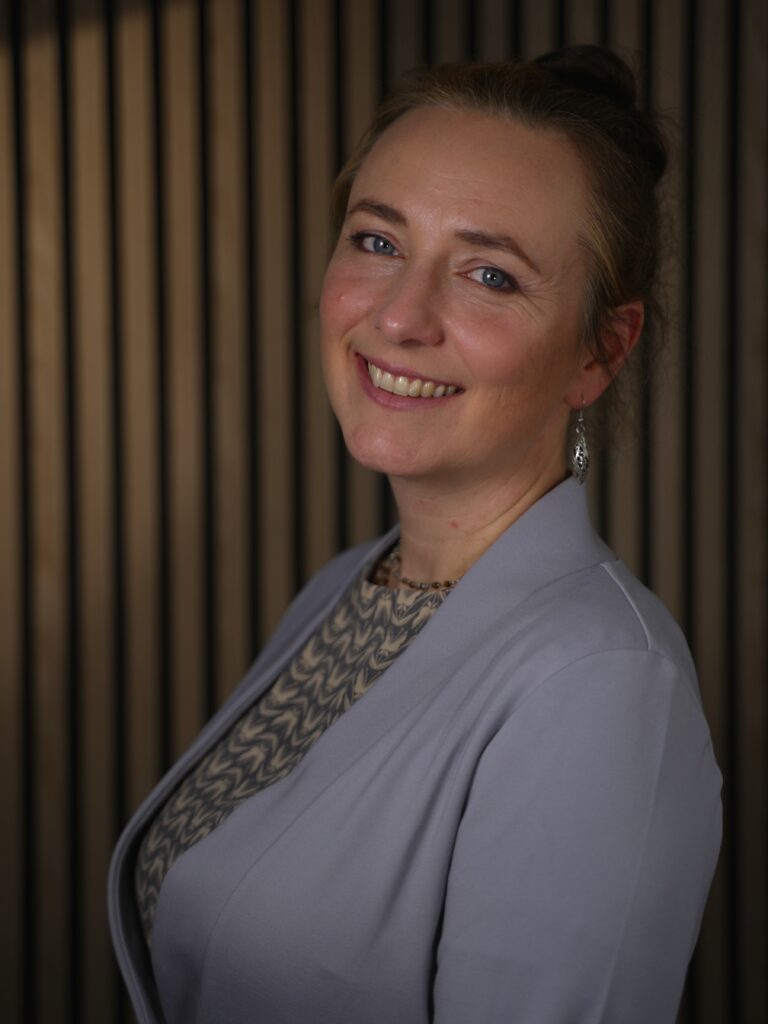 English Hungarian interpreter